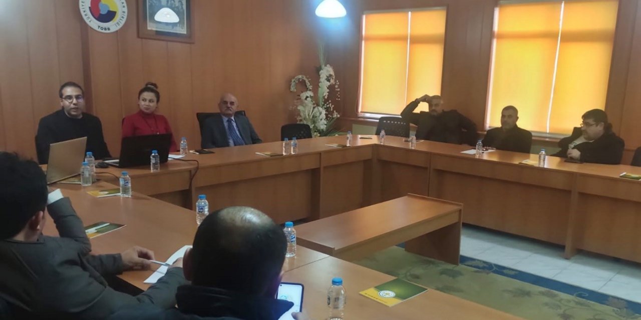 ÇAKÜ’den Çankırı Ticaret Borsası üyelerine liderlik eğitimi