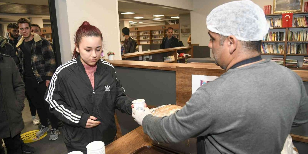 Büyükşehir final haftasında öğrencinin yanında
