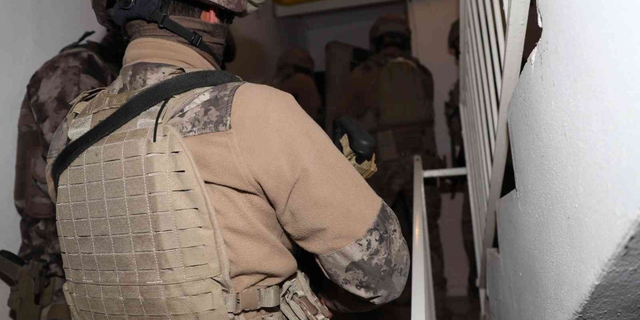 Mersin’deki organize suç örgütü operasyonunda 11 şüpheli gözaltına alındı