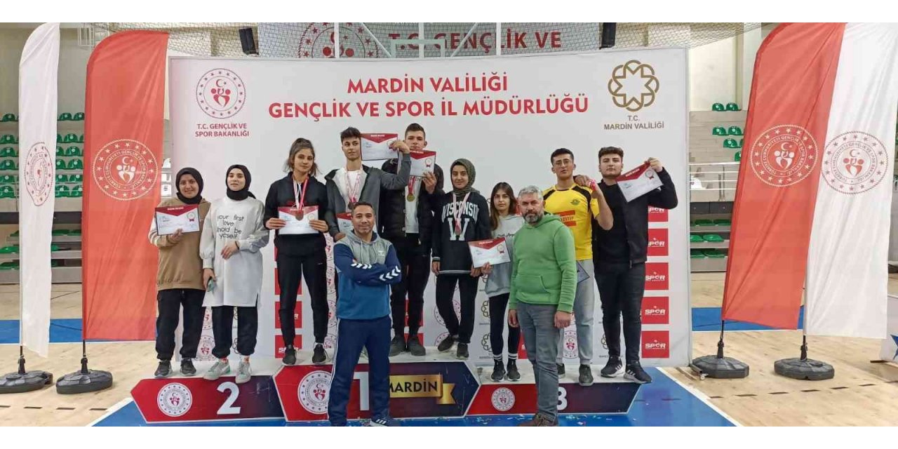 Bilek Güreşinde Türkiye Şampiyonası için ter döktüler