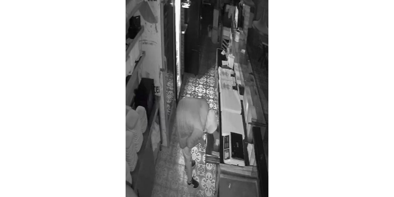 Börekçiden hırsızlık anı saniye saniye güvenlik kamerasında