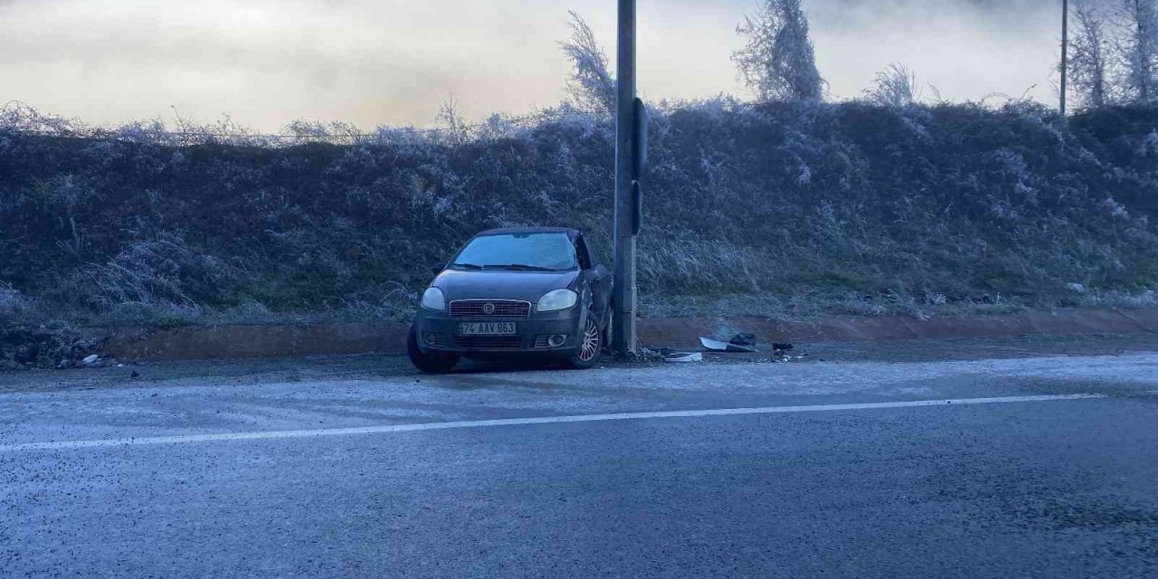 Otomobilin altında kalmaktan son anda kurtuldu