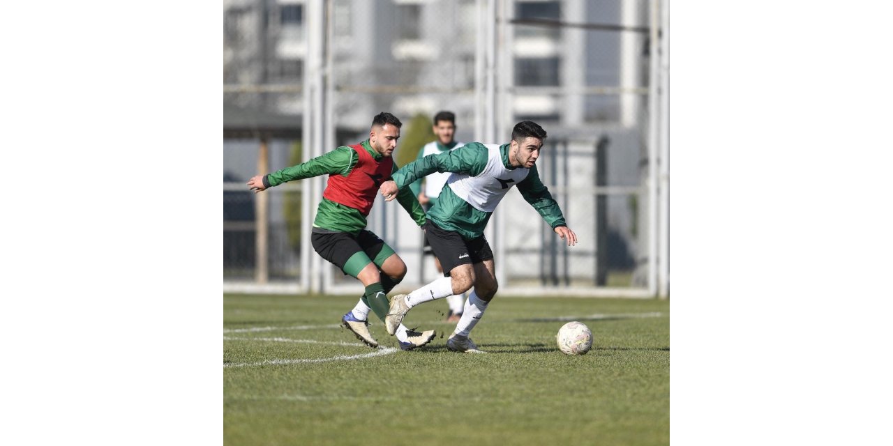 Bursaspor, U19 takımı ile hazırlık maçı yaptı