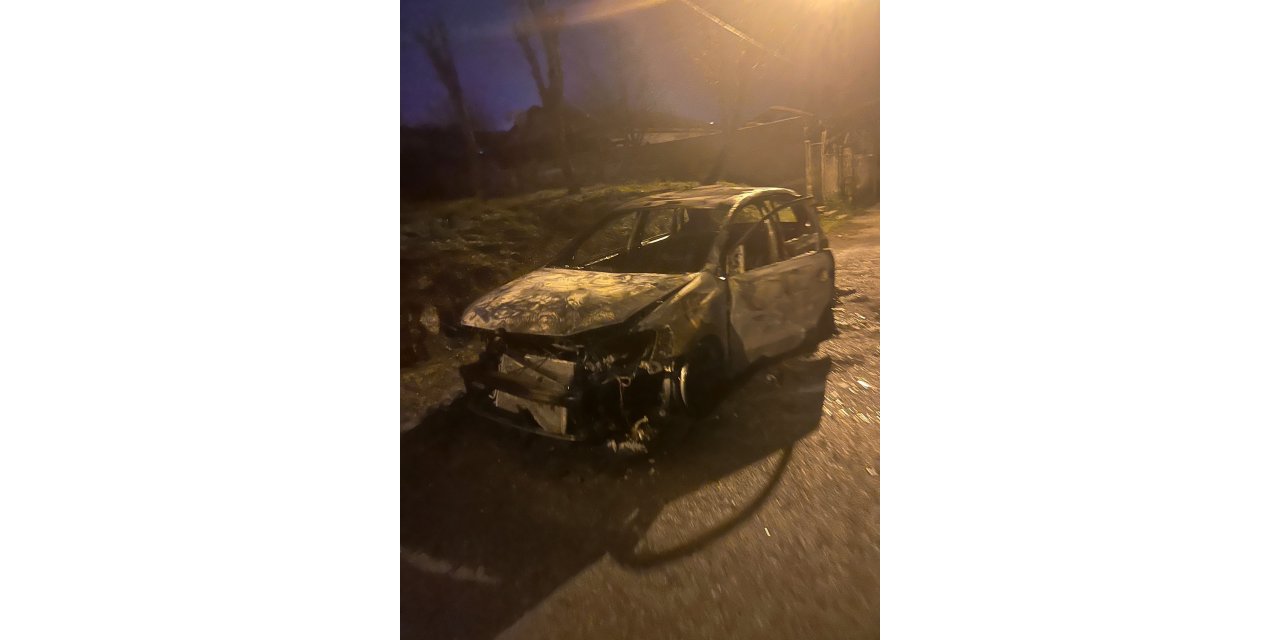 Küçükçekmece’de çalınan otomobil Sultangazi’de yakılmış halde bulundu