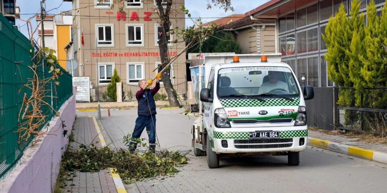 Temiz ve Güzel bir Biga için ekipler aralıksız çalışıyor