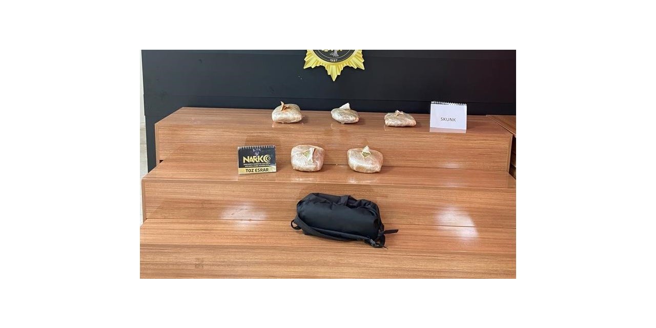 Durdurulan otomobilde uyuşturucu ele geçirildi: 2 gözaltı