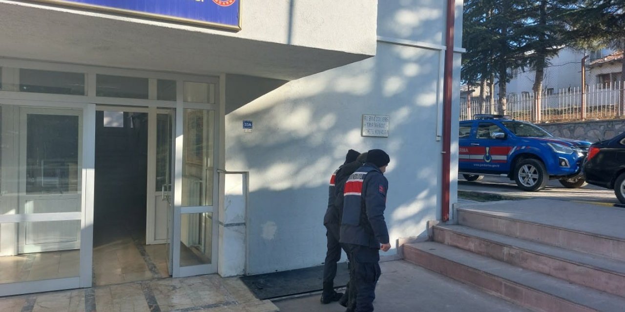 Aranması olan şahıs jandarma ekiplerince yakalandı