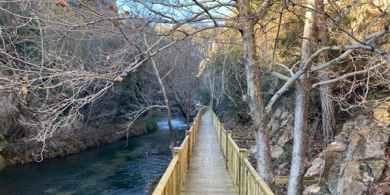Tarihi Clandıras su kemerinin çevresine 300 metrelik yürüyüş yolu yapıldı