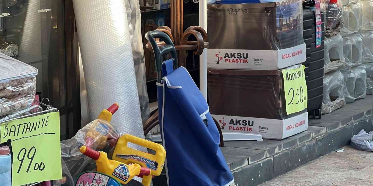 Çocuk hırsız pazar arabasını böyle çaldı