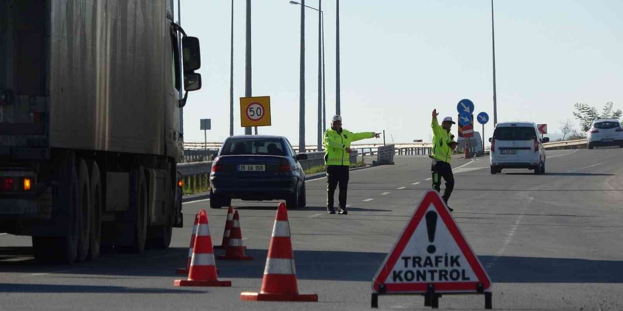 Ordu’da ticari araçlara kış lastiği denetimi
