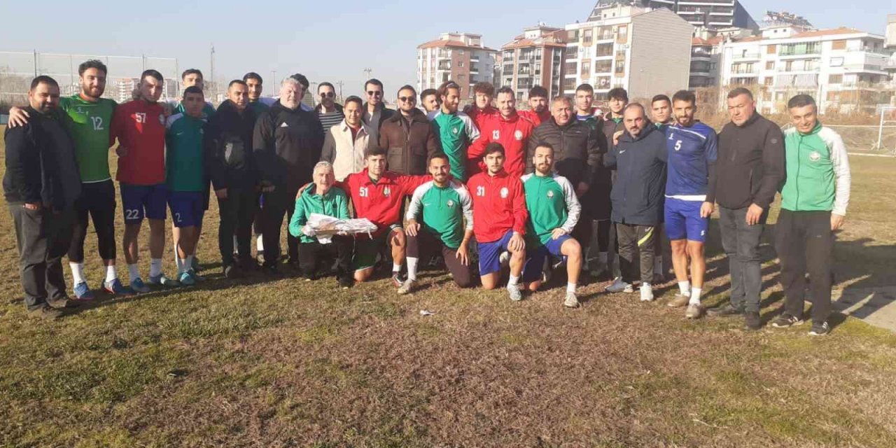 Salihli Belediyespor ikinci yarı hazırlıklarına başladı