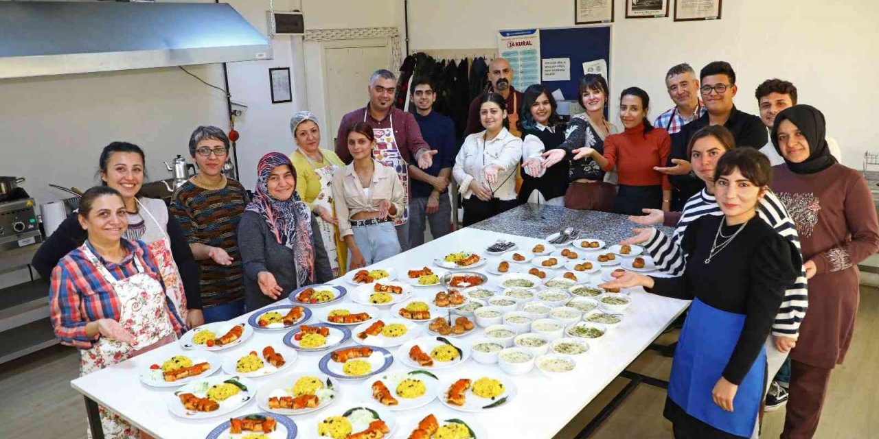 ATASEM’in mutfağında aşçı yardımcıları yetişiyor