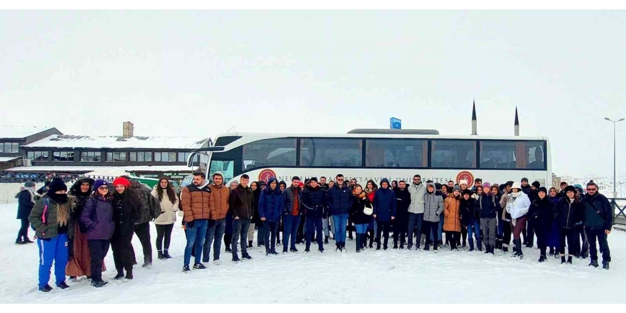 NEVÜ’lü öğrenciler Erciyes Dağı gezisine katıldı