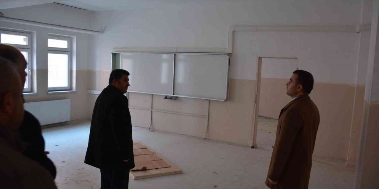 Lise binasından başlayan tadilat çalışması devam ediyor