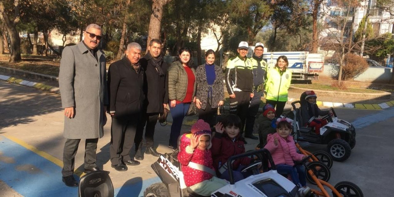 Aydın’da 20 anasınıfı öğrencisi “trafik dedektifi” oldu