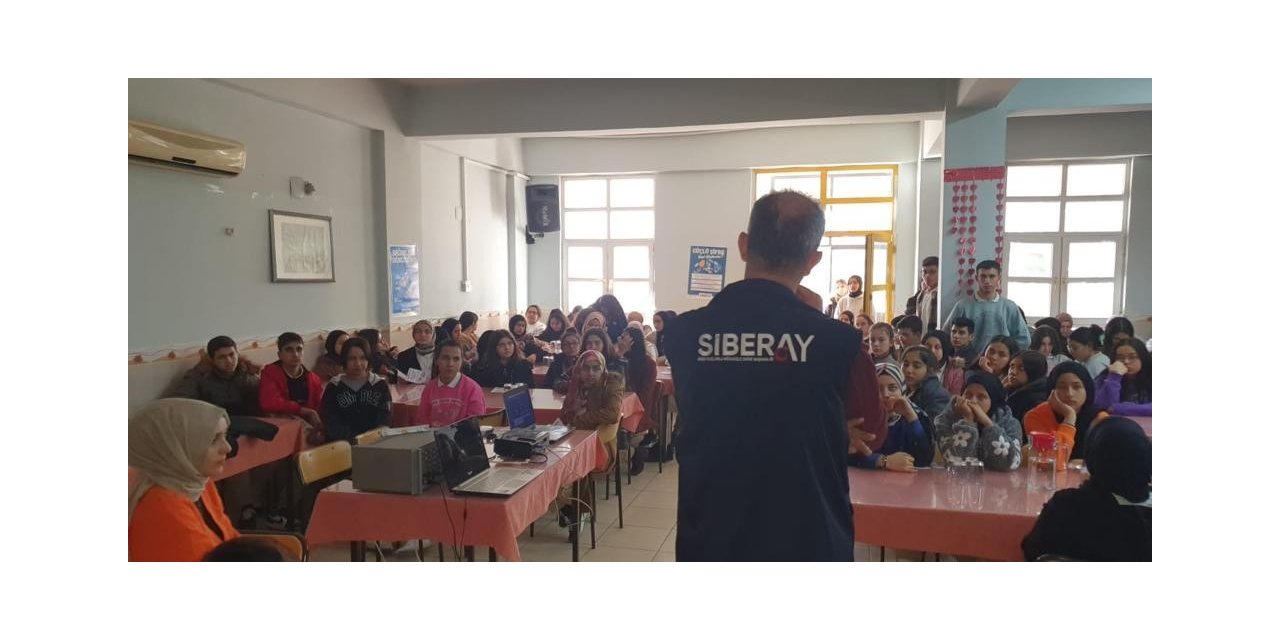 Osmaniye’de polisten siber zorbalık ve teknoloji bağımlılığı eğitimi