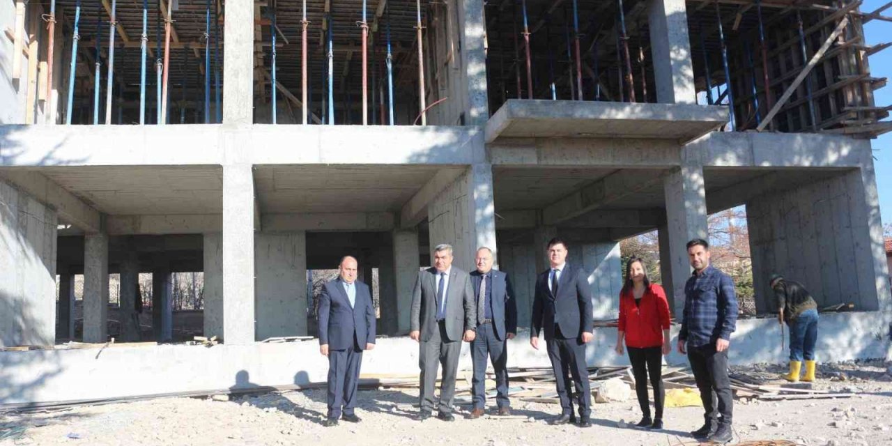 Kızıldağ köyünde okul inşaatı devam ediyor