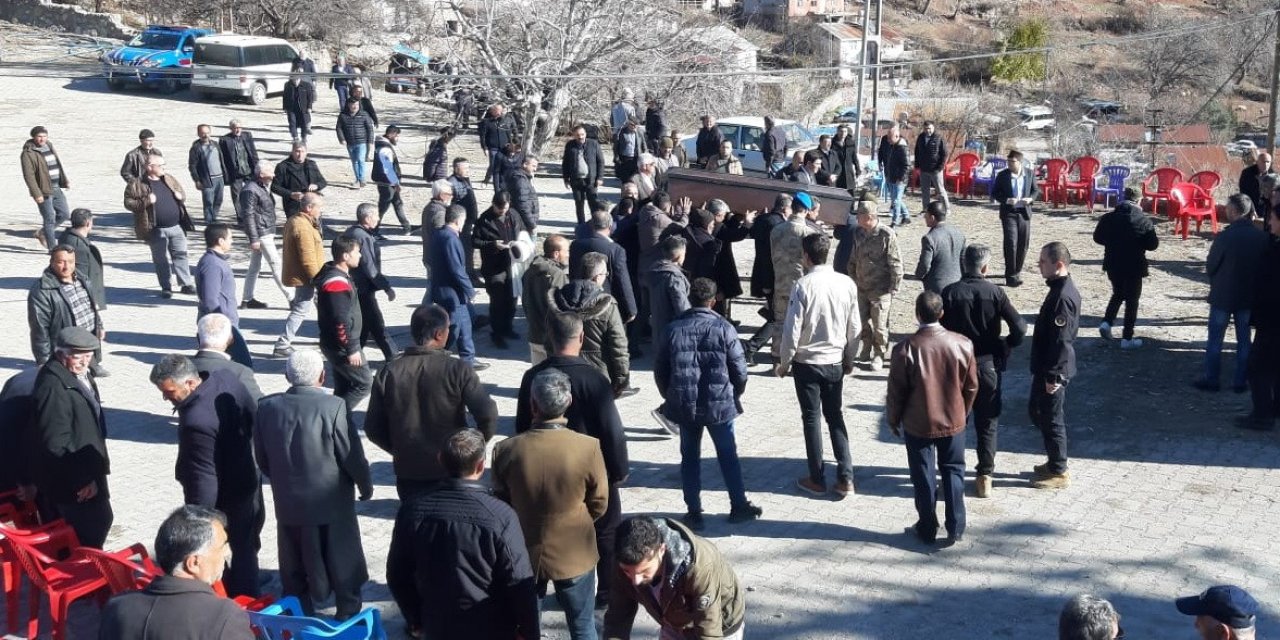 Hayatını kaybeden güvenlik korucusu toprağa verildi