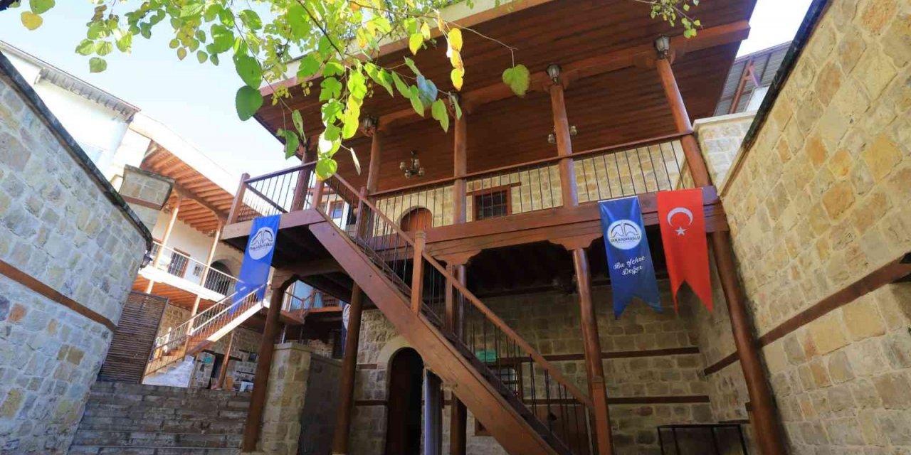 Restore edilen konakta meslek öğreniyorlar