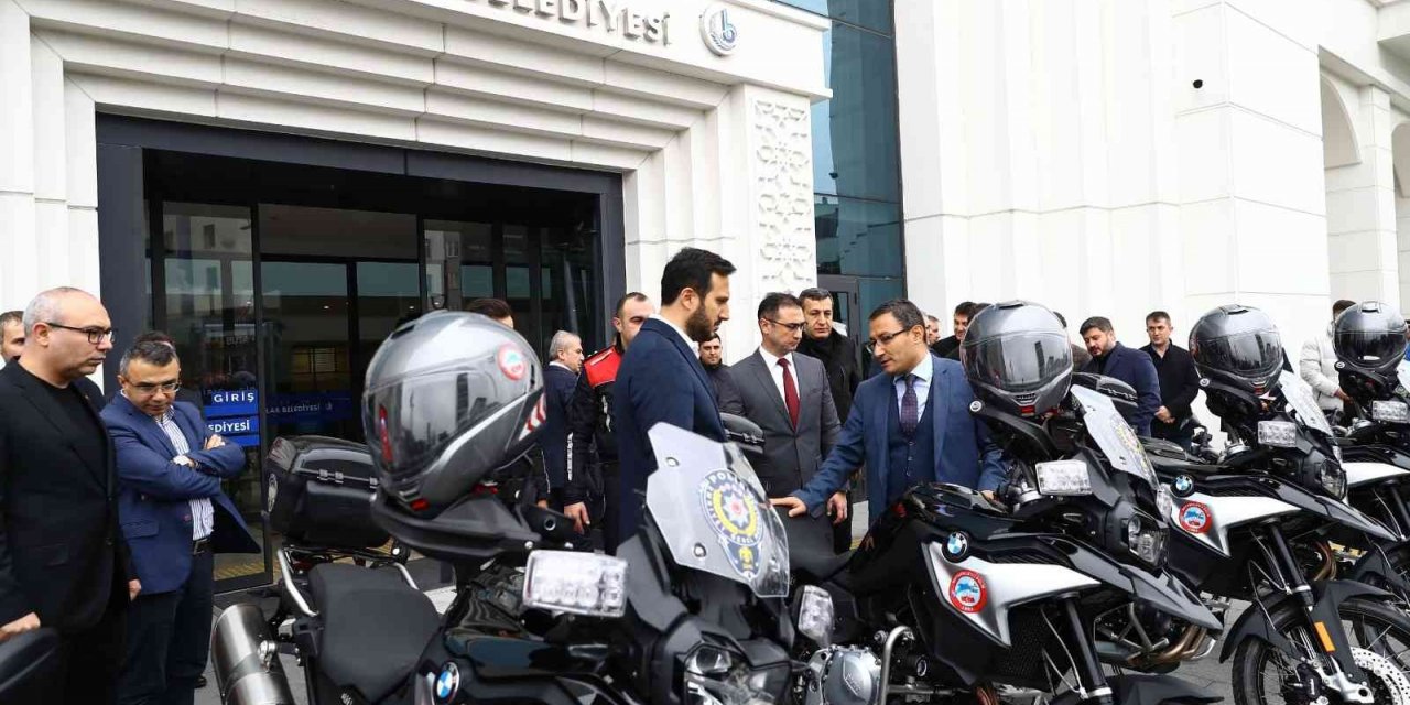 Bağcılar Belediyesi, emniyete 10 motosiklet hibe etti