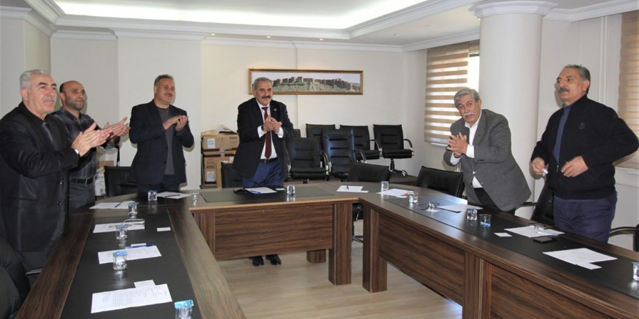 Başkan Pekmezci alkışlarla karşılandı