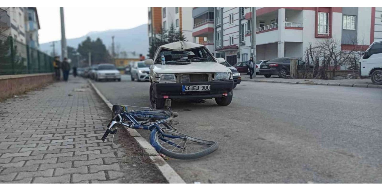 Otomobilin çarptığı bisikletli ağır yaralandı