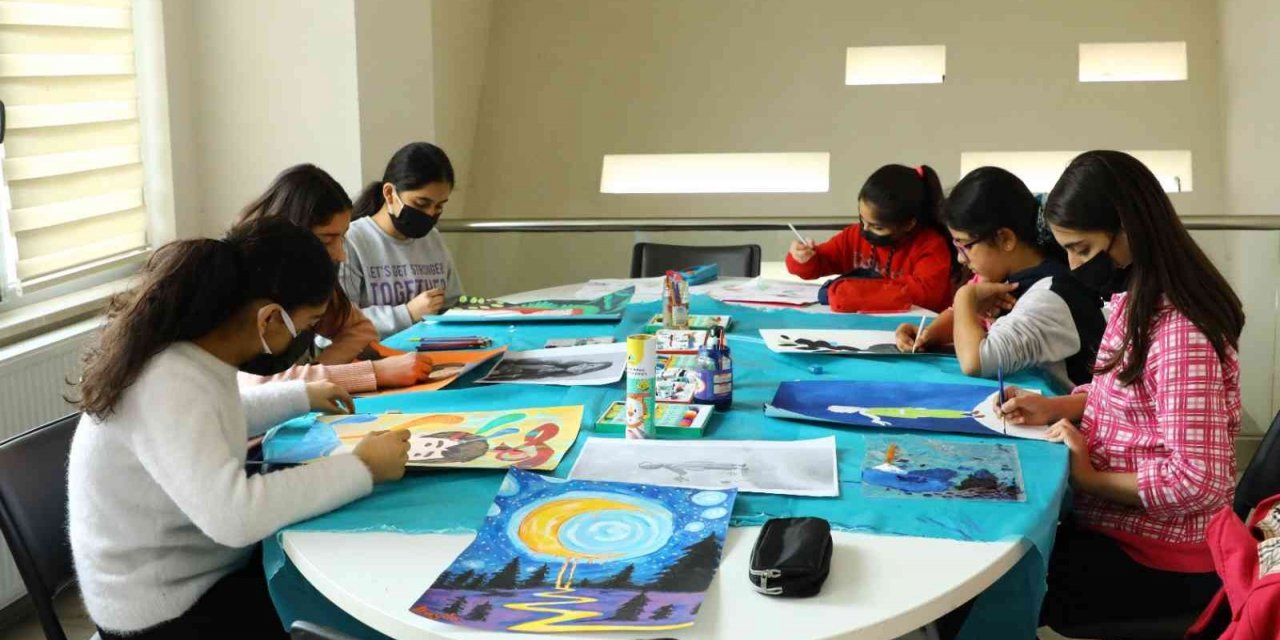 Yenişehir akademilerinde eğitimler sürüyor