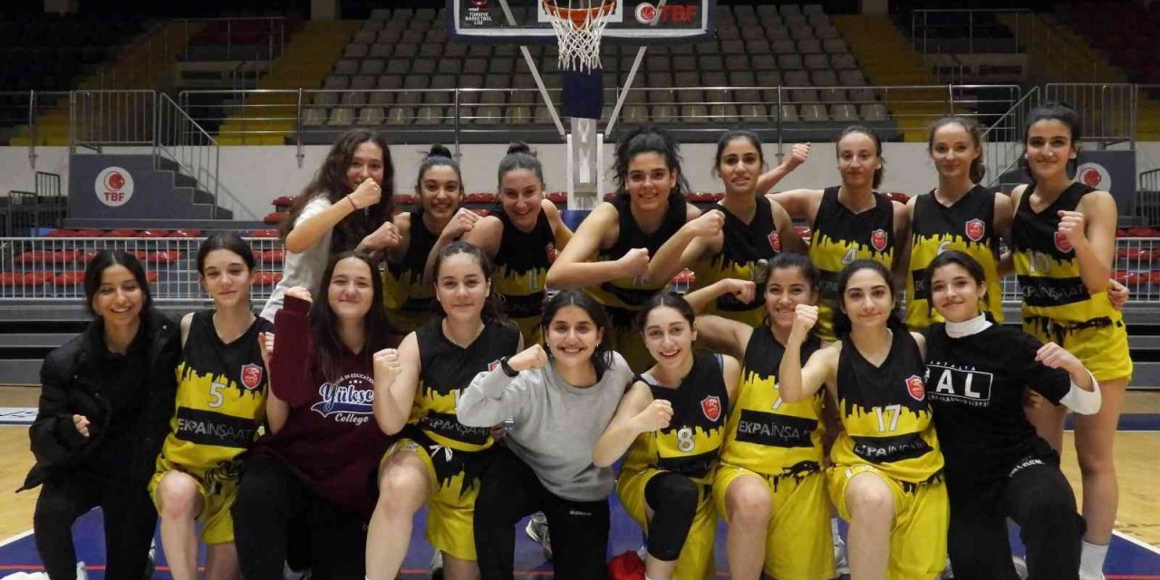 Kepez’in kız basket takımı kupaya yaklaştı