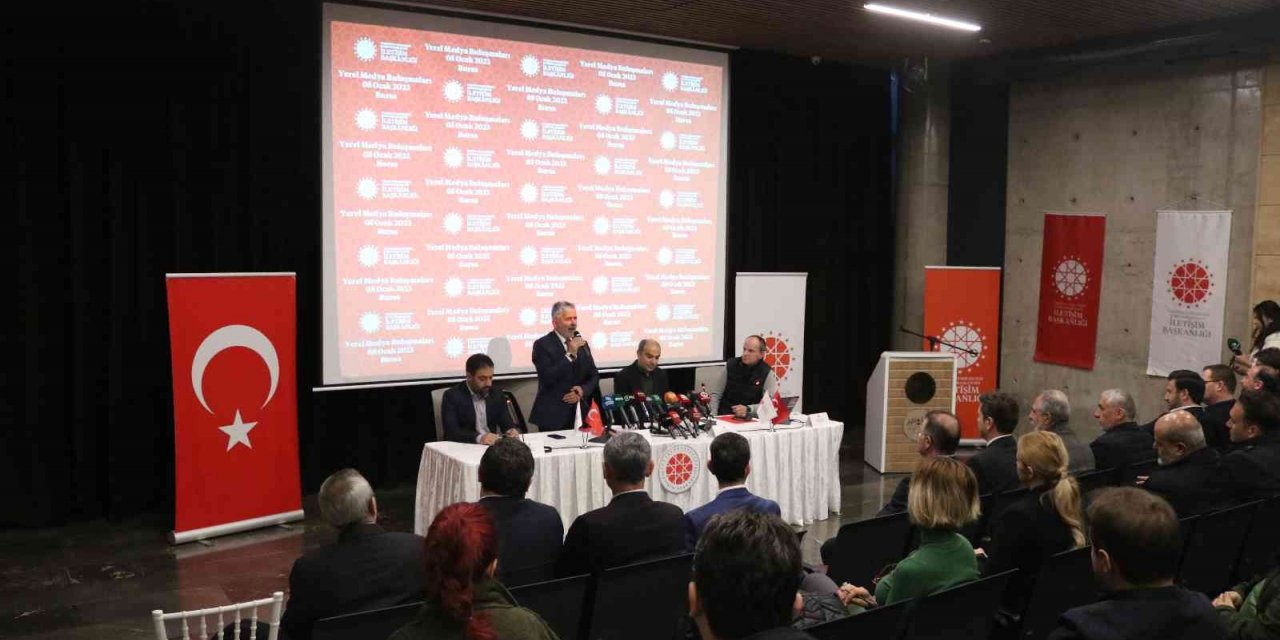 Bursa’da “Dezenformasyonla nasıl mücadele edilir?” paneli düzenlendi