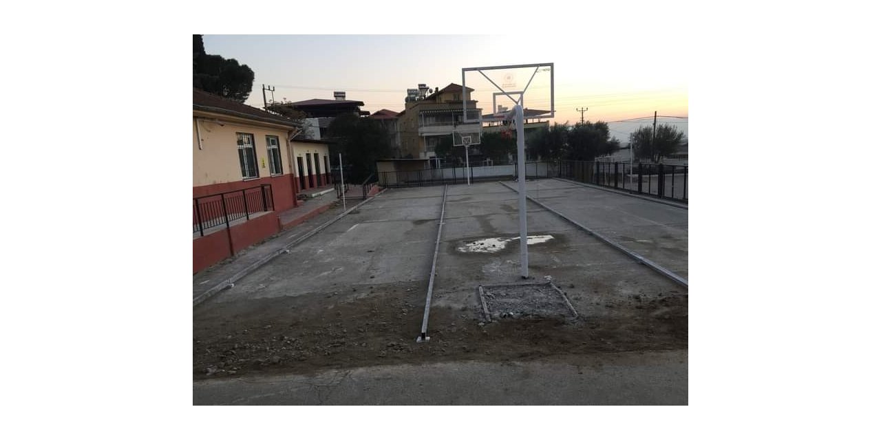 Köylüler okulları için seferber oldu