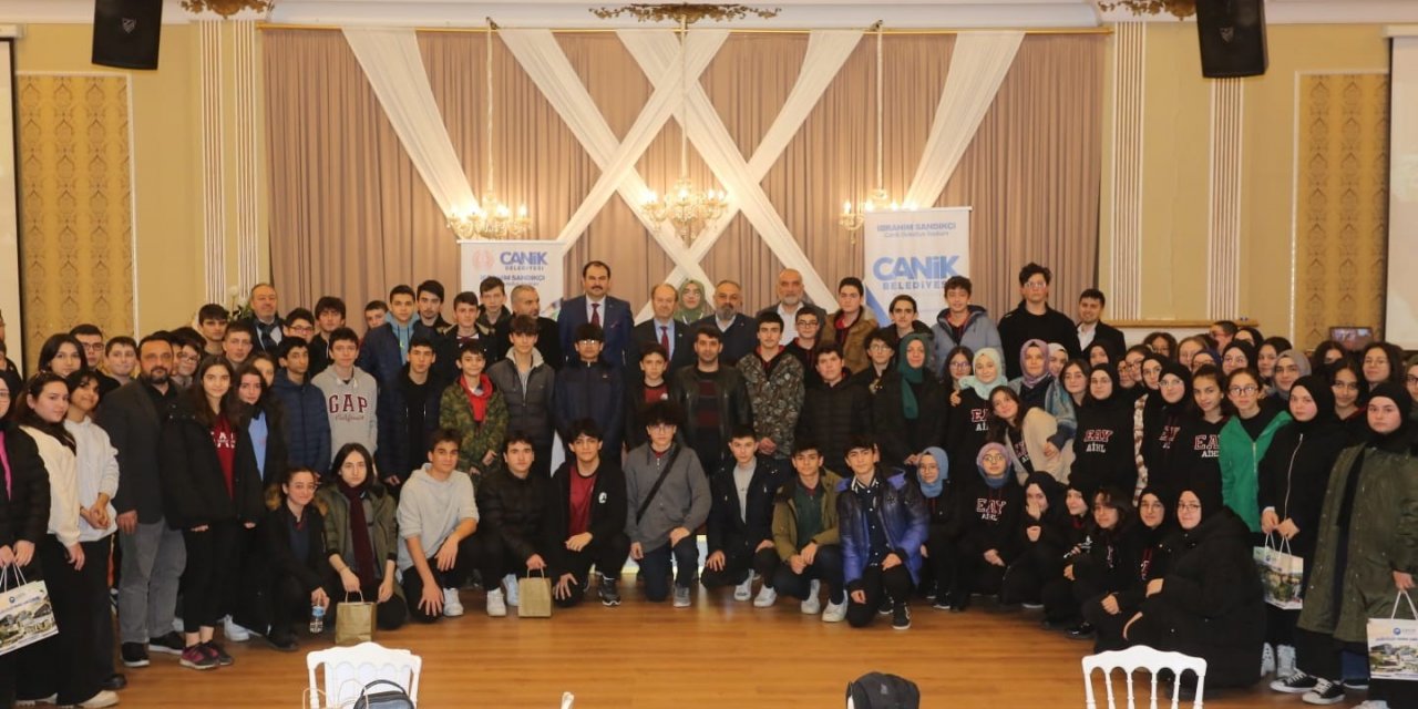 Başkan Sandıkçı: “Gençliğe yapılan yatırım geleceğe yapılan yatırımdır”