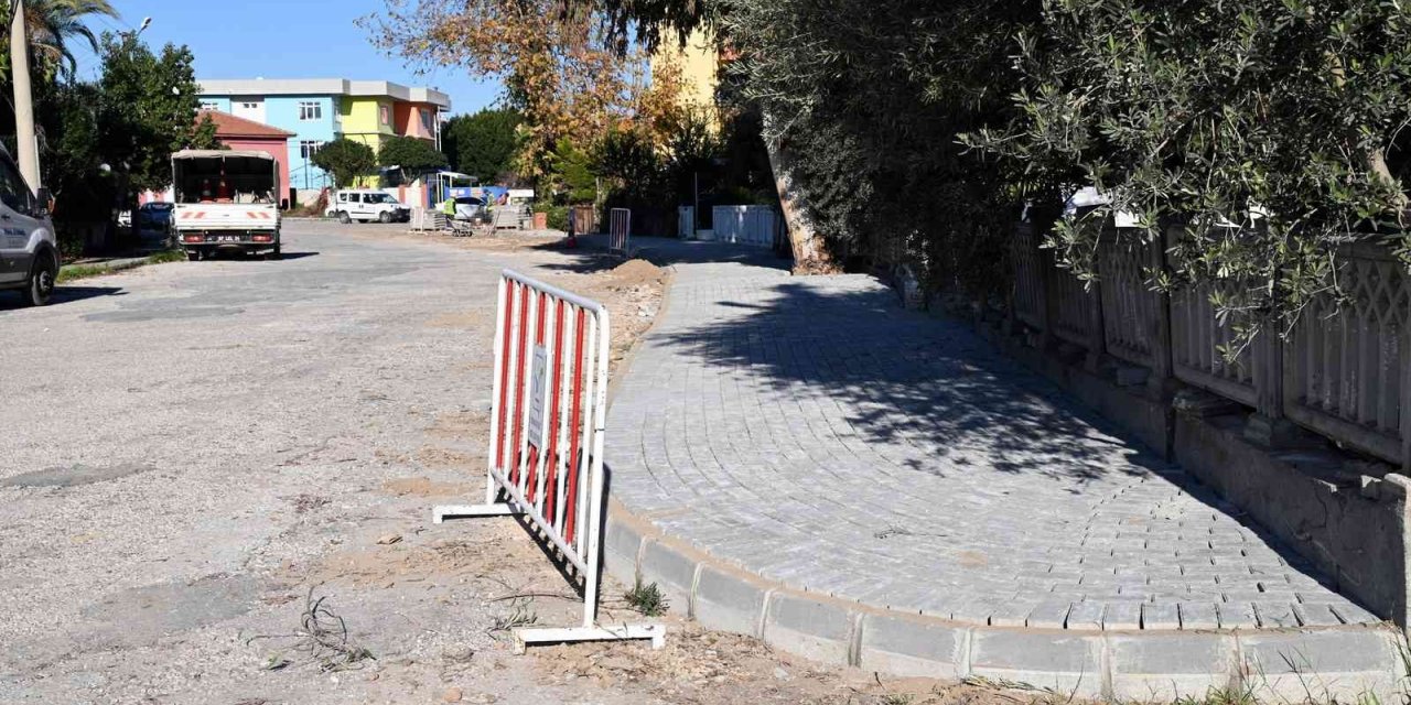 Side Mahallesi’nde kaldırım çalışması başladı
