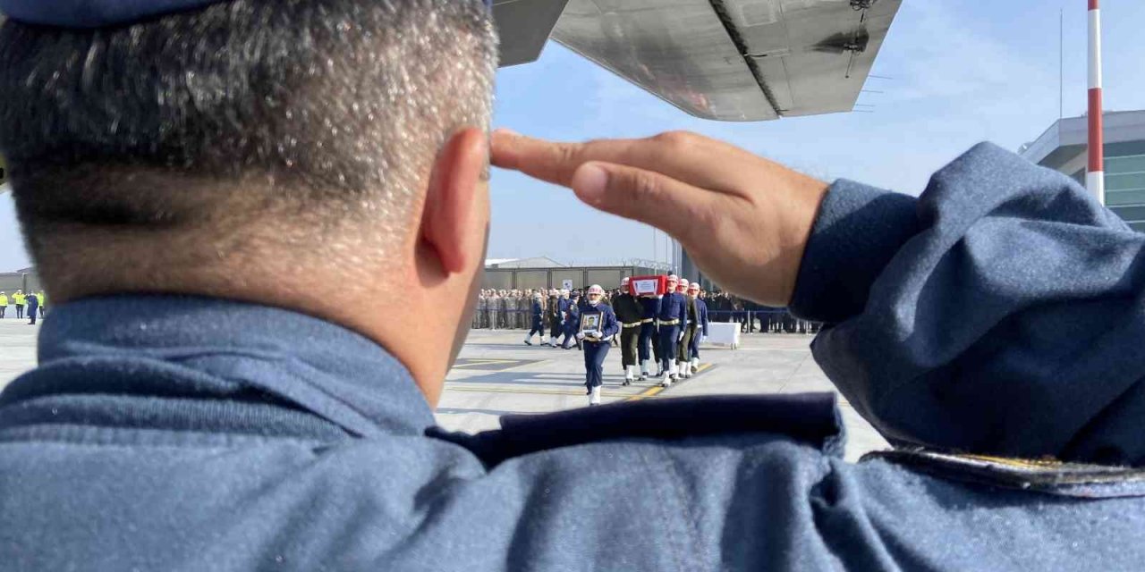 Konya’daki kazada şehit olan Astsubay Harun Uğur ve Er Harun Seltan'ın cenazeleri memleketlerine uğurlandı