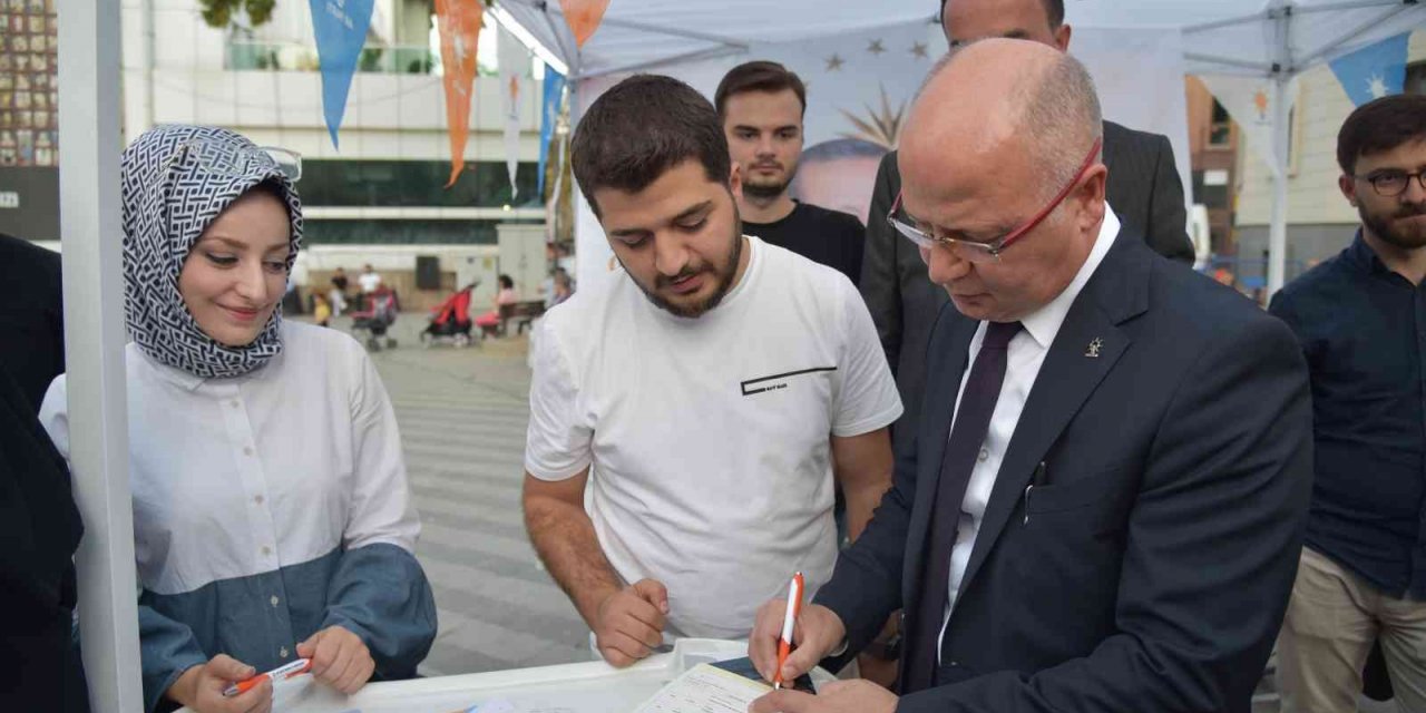 Bursa kazandırdığı 41 bin 433 yeni üye ile AK Parti’nin gücüne güç kattı
