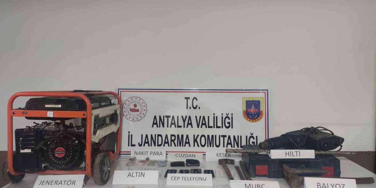 Kaçak kazıya jandarmadan eş zamanlı operasyon: 12 gözaltı