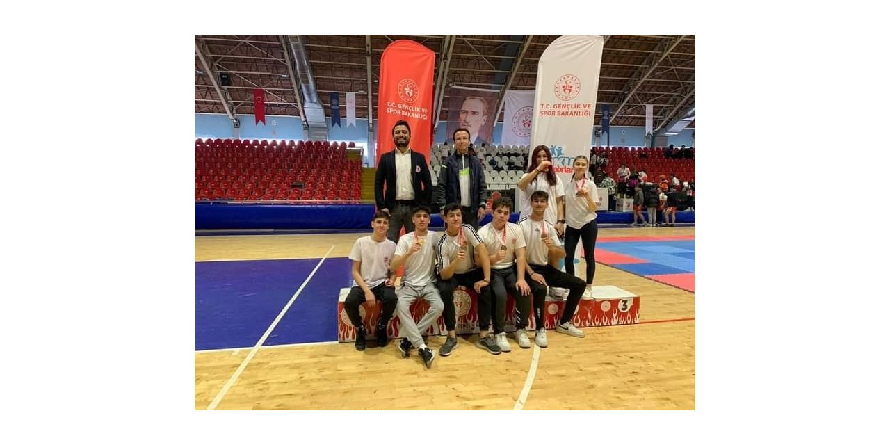 Sarıgöllü öğrenciler kick-boksta Manisa Şampiyonu oldu