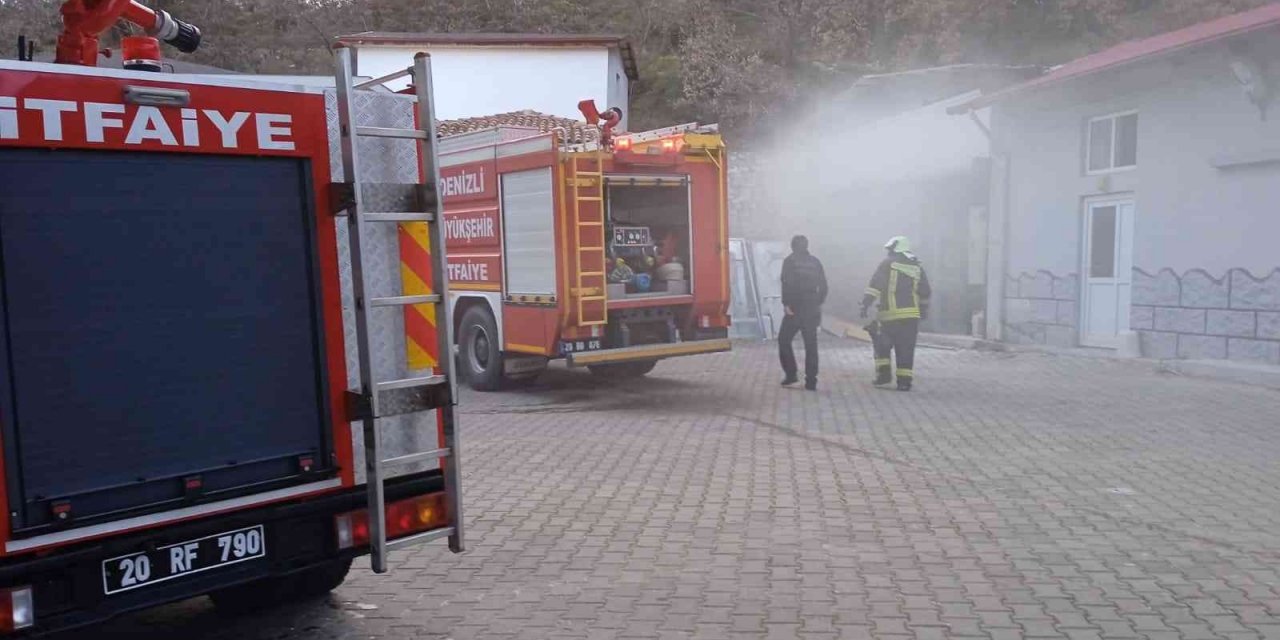 Hastanenin elektrik panosu yandı