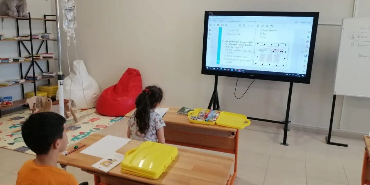 Uşak’ta hastane, hasta çocuklar için okula dönüştürüldü