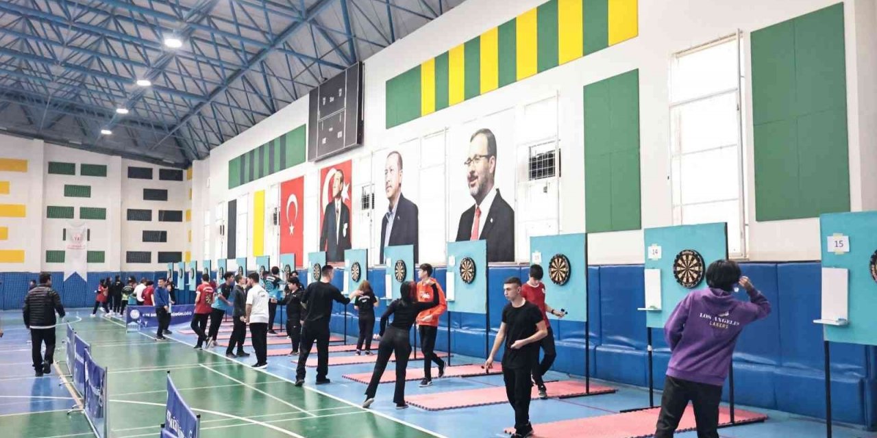 Dartta dereceye girenler ödüllerini aldı