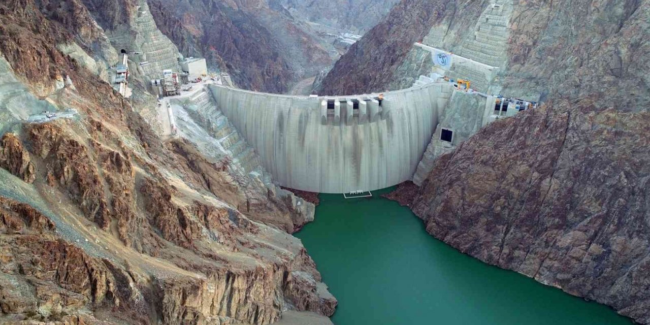 Yusufeli Barajı’nda su seviyesi 62 metre oldu