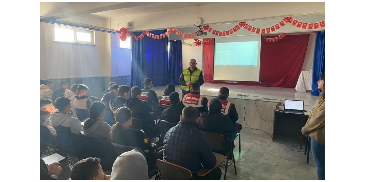 Jandarmadan öğretmen ve öğrencilere trafik eğitimi