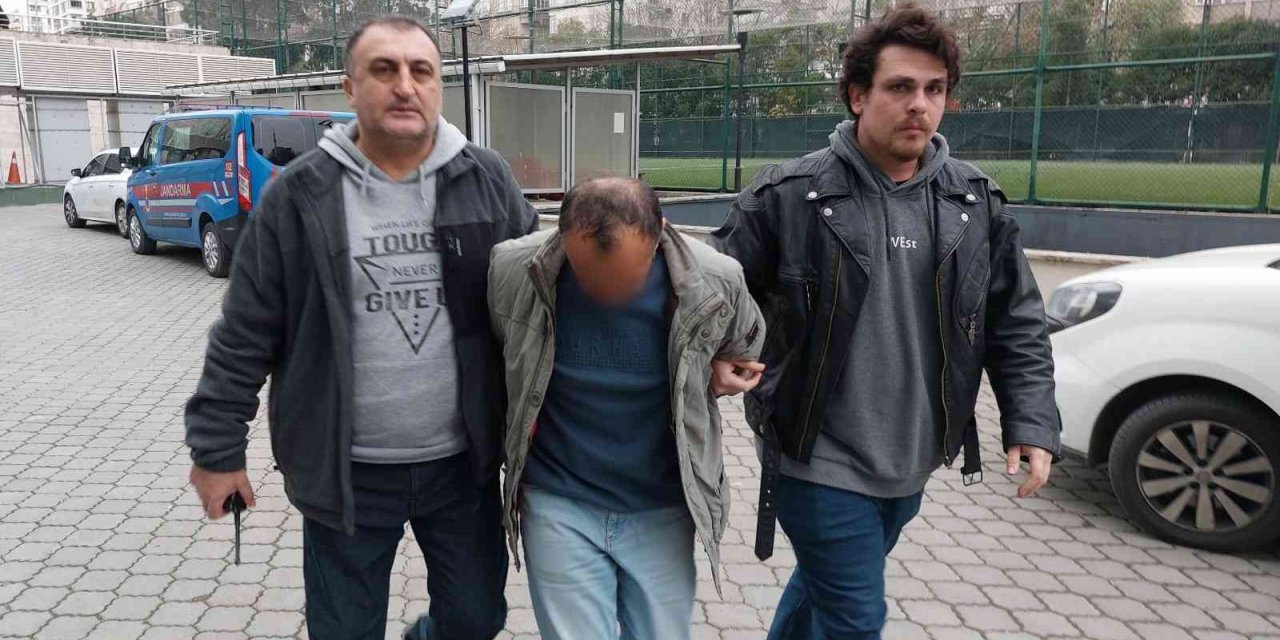 Okulda annesini öldüren çocuk ile babası adliyeye sevk edildi