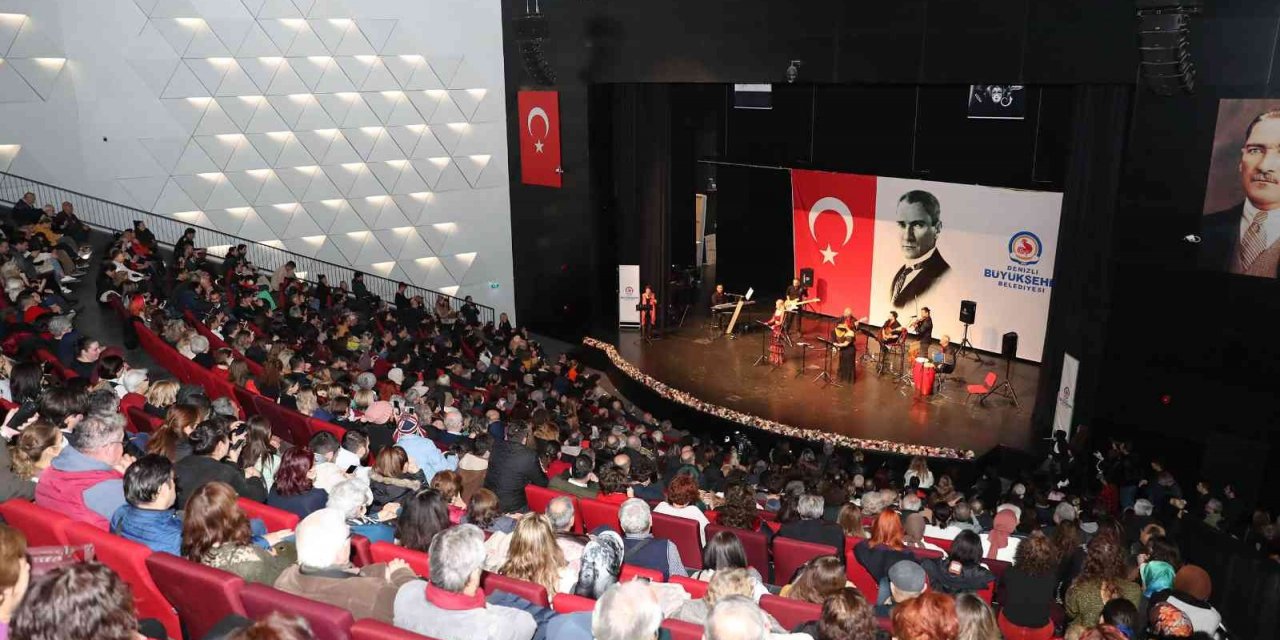 Denizlililer 1970-80’lerin unutulmaz şarkıları ile coştu