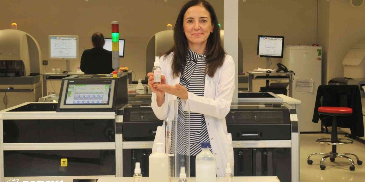 Adana Şehir Hastanesi dezenfektanını kendi eczanesinde üretiyor