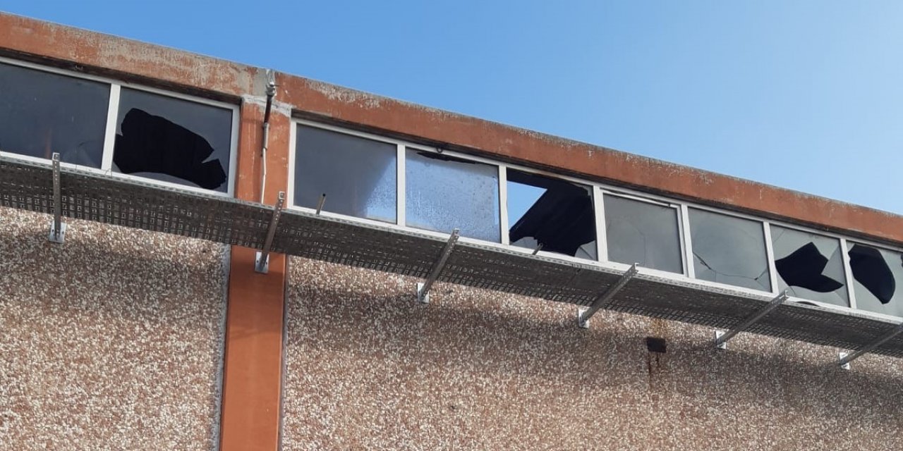 İzmir’de boya fabrikasında patlama: 5 yaralı