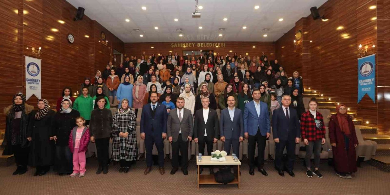 Sınavı kazanan 151 öğrenci umreye uğurlanacak