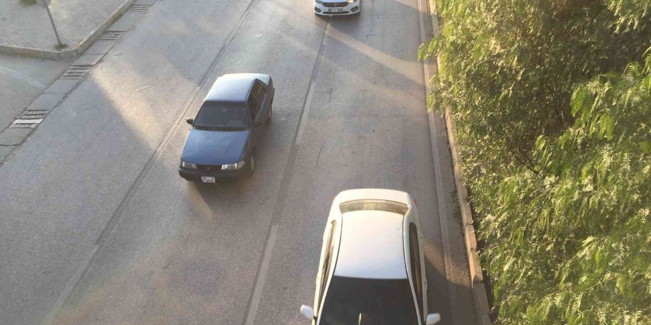 Sıfır otomobilde fiyat düştü ama vatandaş araç bulamıyor