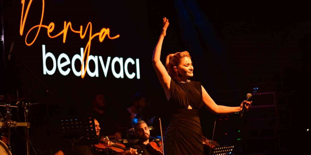 Derya Bedavacı Bursalılara unutulmaz bir gece yaşattı