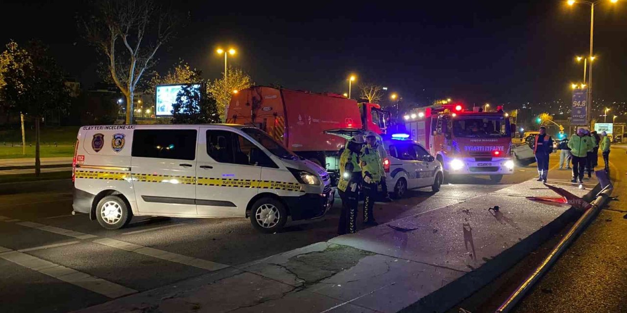 Maltepe’de kontrolden çıkan araç elektrik direğine çarptıktan sonra takla attı: 1 ölü