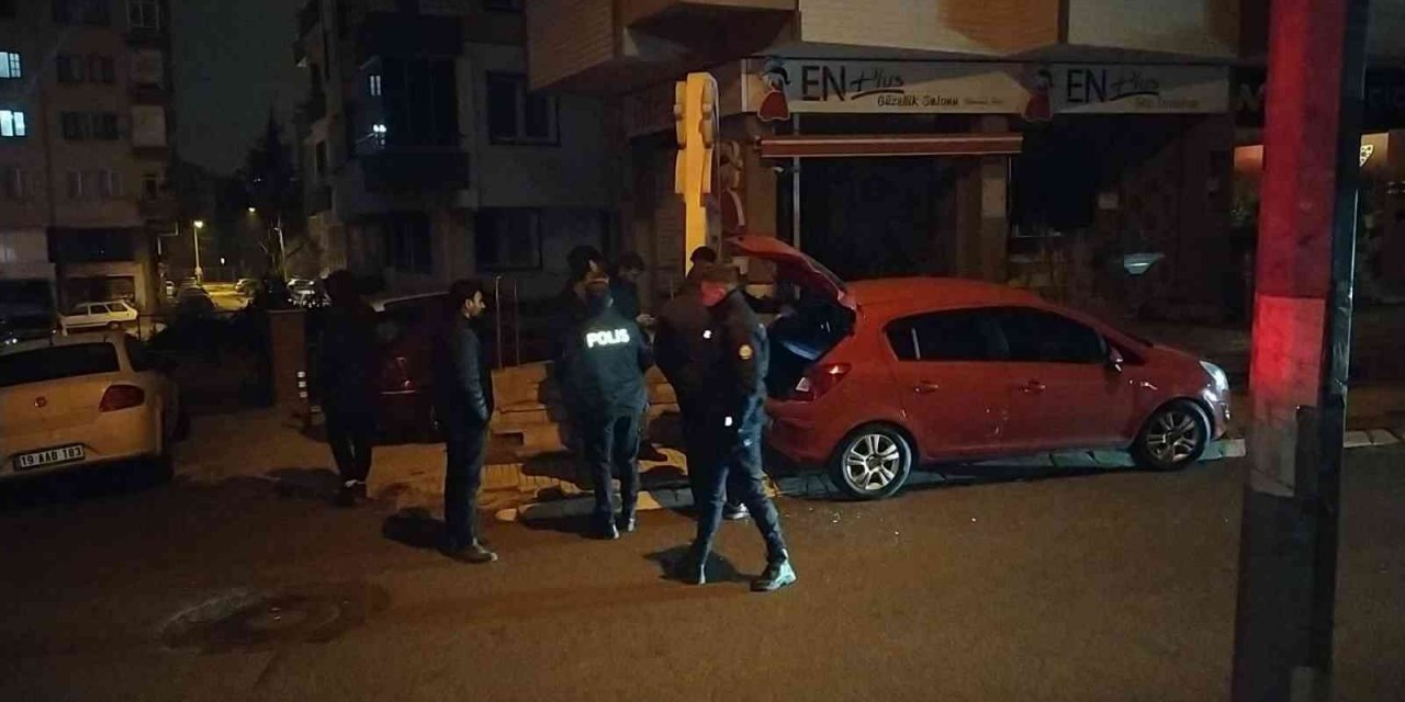 Genç Parti İl Başkanının aracı kurşunlandı